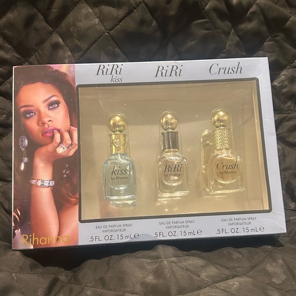 Rihanna Other - Rihanna 3pc giftset